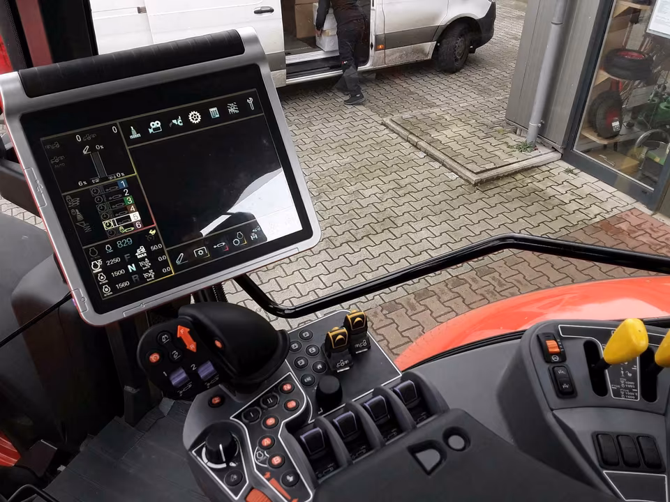 Schlepper Kubota M7 173 KVT