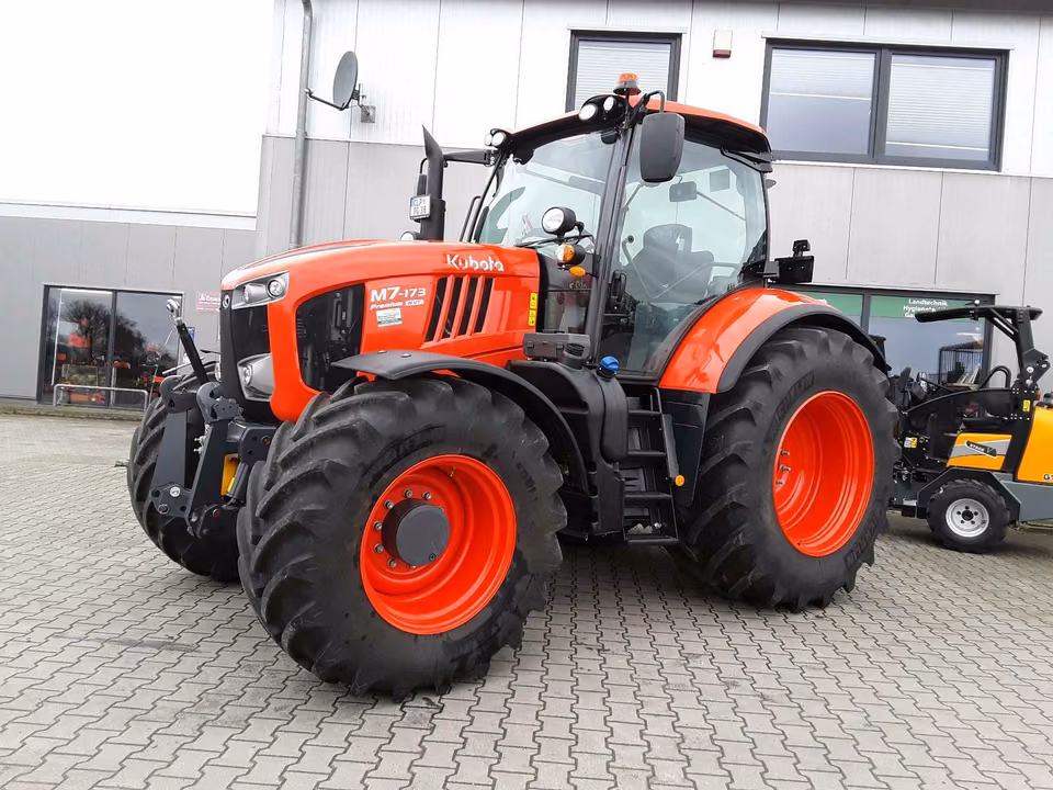 Schlepper Kubota M7 173 KVT